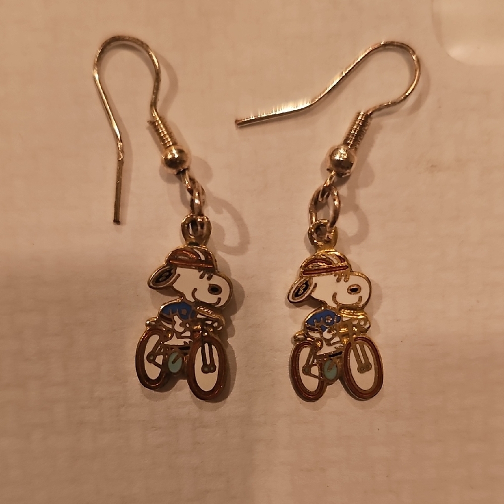 VINTAGE Snoopy Dog Riding Bicycle Earrings 70s Dangle Aviva Retro Sport